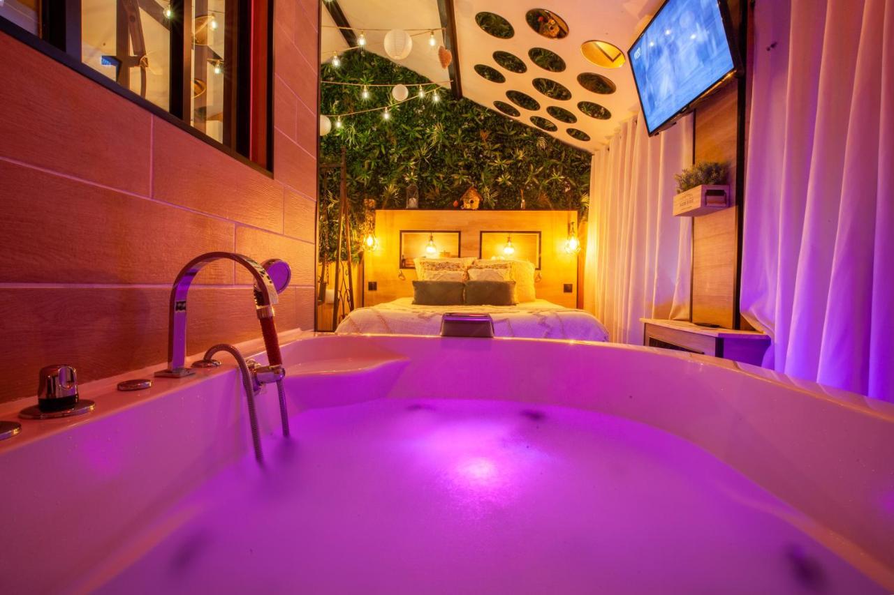 Love Room Romantique Les Petits Plaisirs Angers Exterior foto
