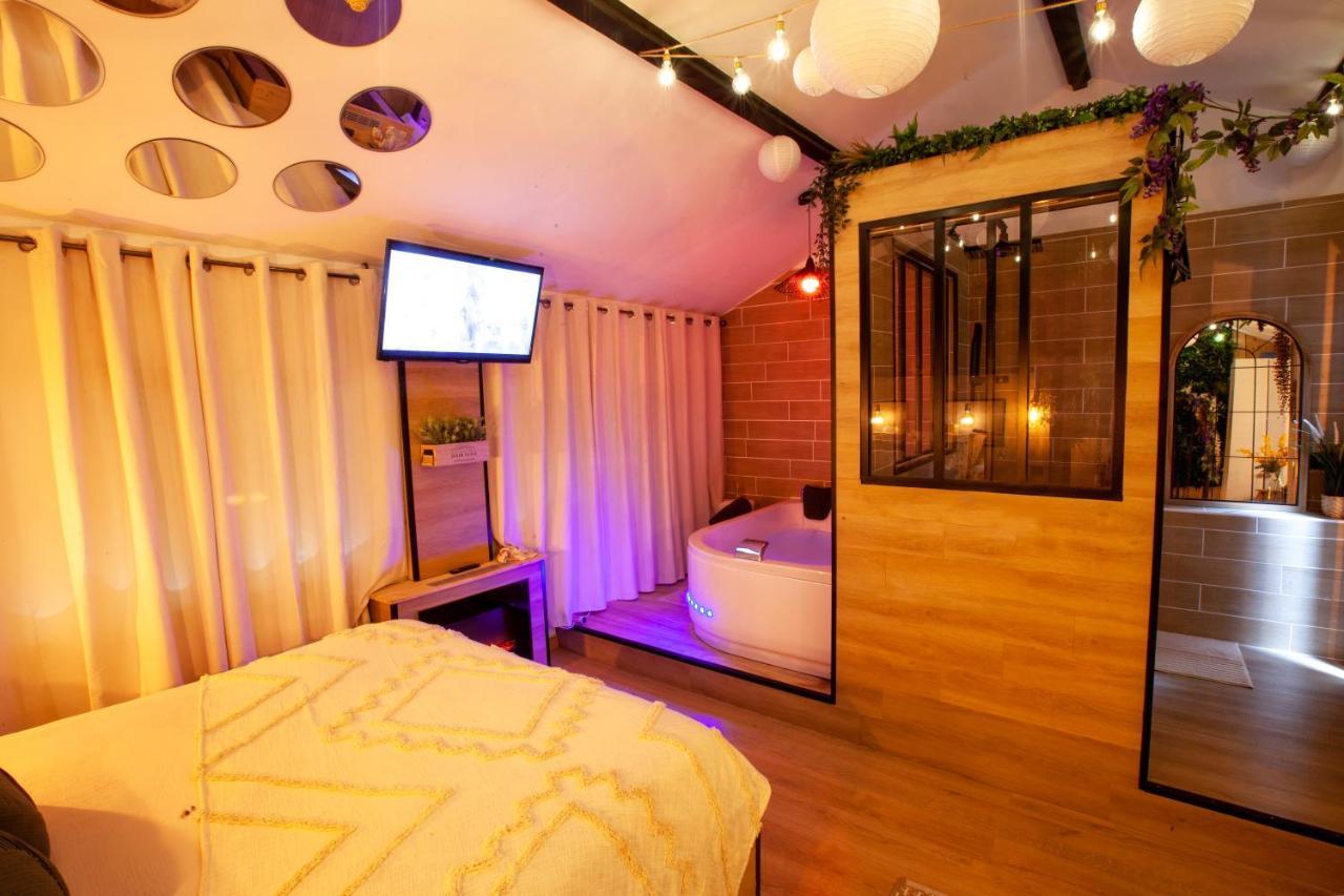Love Room Romantique Les Petits Plaisirs Angers Exterior foto